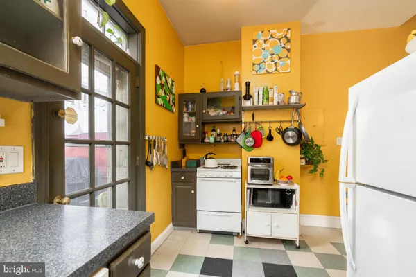 $1,600,000 | 239 Race Street, Unit A, Philadelphia, PA 19106