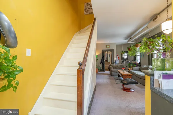 $1,600,000 | 239 Race Street, Unit A, Philadelphia, PA 19106