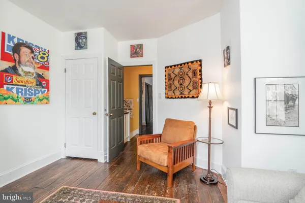 $1,600,000 | 239 Race Street, Unit A, Philadelphia, PA 19106