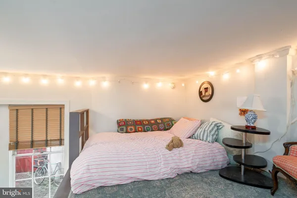 $1,600,000 | 239 Race Street, Unit A, Philadelphia, PA 19106