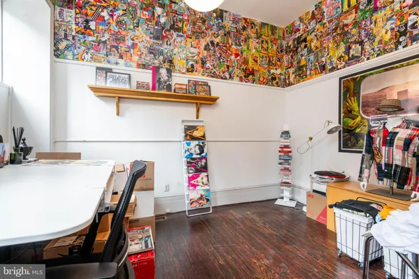 $1,600,000 | 239 Race Street, Unit A, Philadelphia, PA 19106
