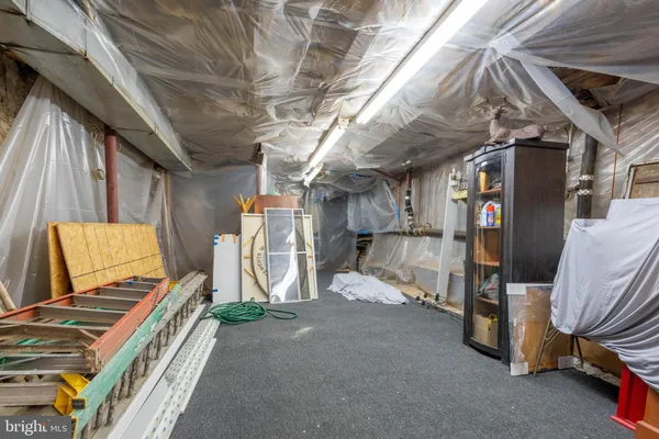 $1,600,000 | 239 Race Street, Unit A, Philadelphia, PA 19106