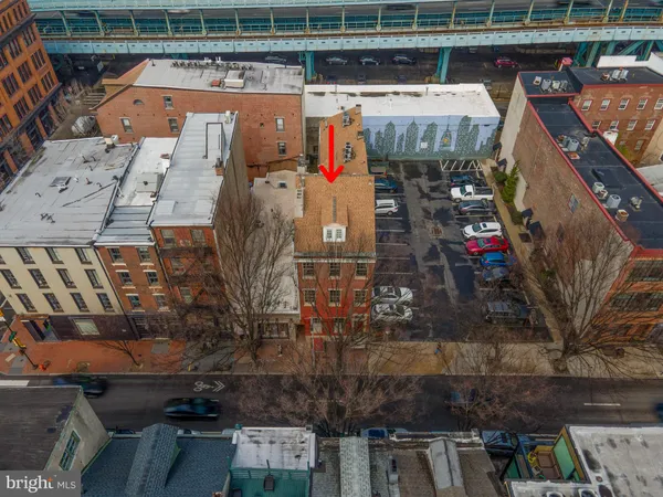 $1,600,000 | 239 Race Street, Unit A, Philadelphia, PA 19106