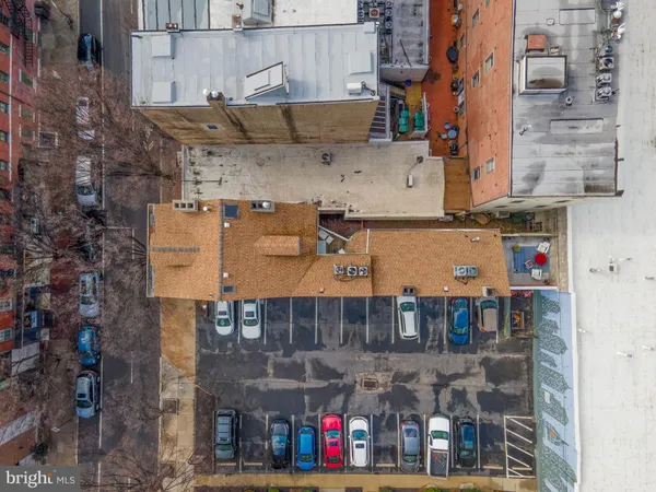 $1,600,000 | 239 Race Street, Unit A, Philadelphia, PA 19106
