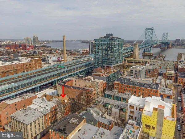 $1,600,000 | 239 Race Street, Unit A, Philadelphia, PA 19106