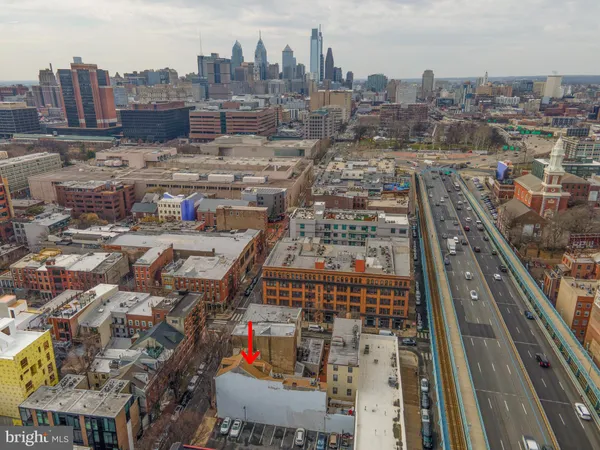 $1,600,000 | 239 Race Street, Unit A, Philadelphia, PA 19106