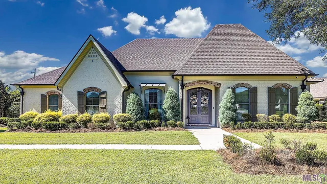 $1,050,000 | 124 Houmas Drive, Houma, LA 70360