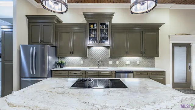 $1,050,000 | 124 Houmas Drive, Houma, LA 70360