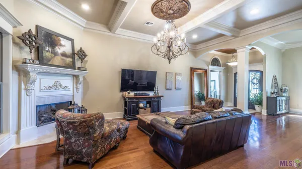 $1,050,000 | 124 Houmas Drive, Houma, LA 70360