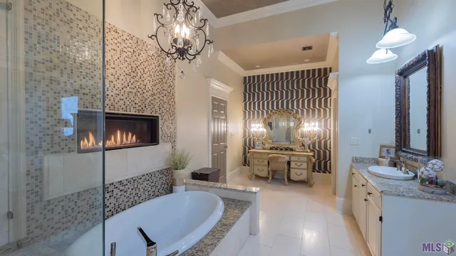 $1,050,000 | 124 Houmas Drive, Houma, LA 70360