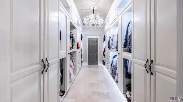 $1,050,000 | 124 Houmas Drive, Houma, LA 70360