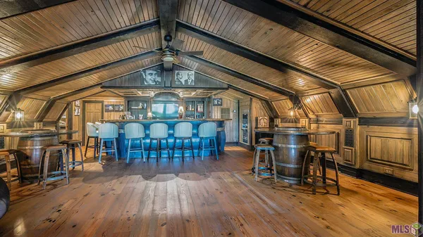 $1,050,000 | 124 Houmas Drive, Houma, LA 70360