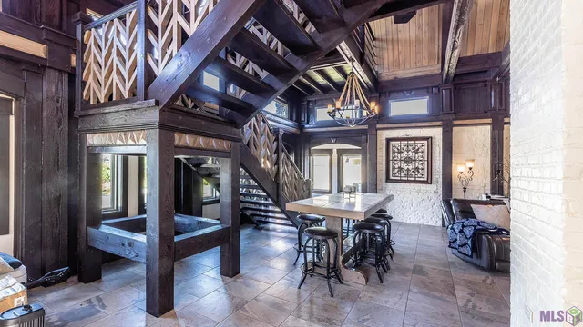 $1,050,000 | 124 Houmas Drive, Houma, LA 70360