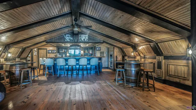 $1,050,000 | 124 Houmas Drive, Houma, LA 70360