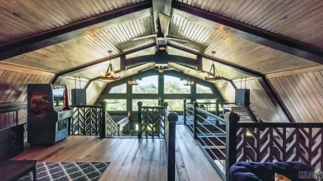 $1,050,000 | 124 Houmas Drive, Houma, LA 70360