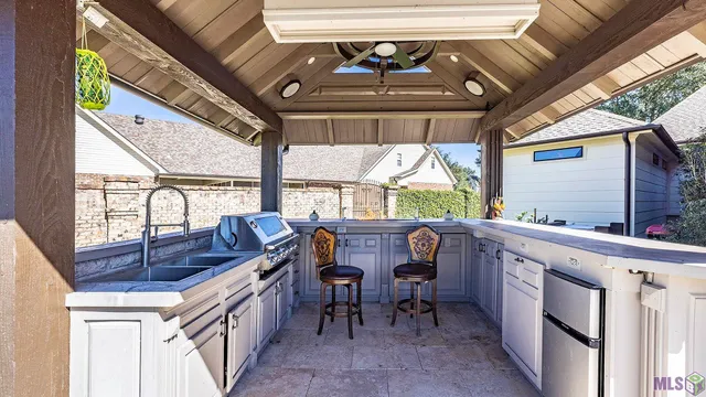 $1,050,000 | 124 Houmas Drive, Houma, LA 70360