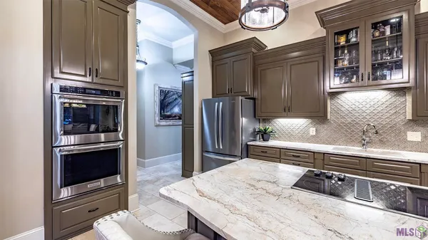 $1,050,000 | 124 Houmas Drive, Houma, LA 70360
