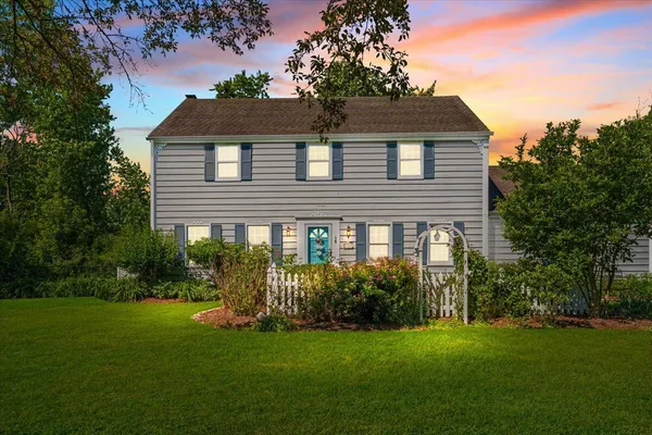 $589,000 | 11645 North Hillside Lane, Mequon, WI 53092