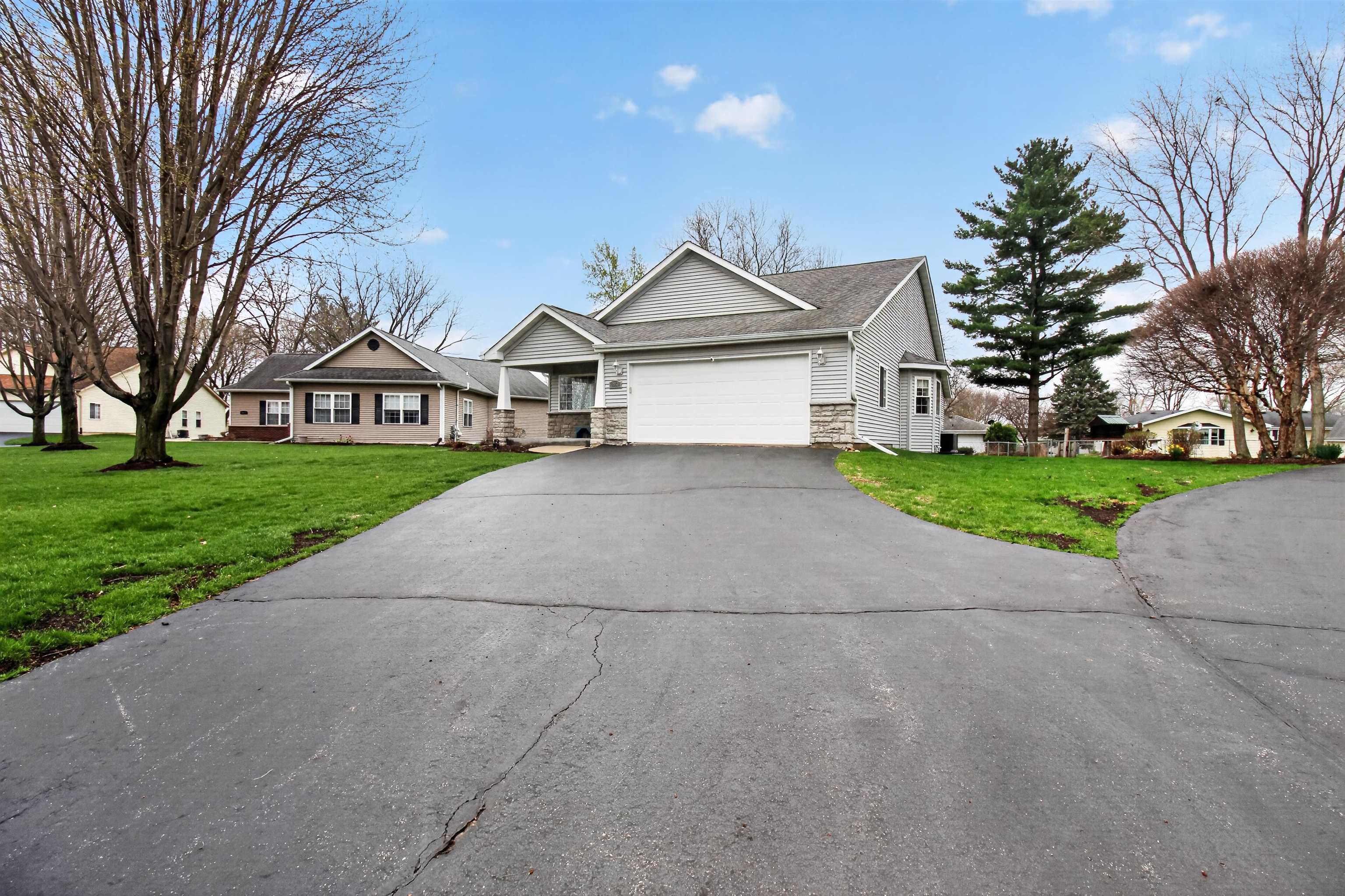 2950 Grove Beloit Wi 53511 Beloit, WI 53511 - Photo 2 of 37