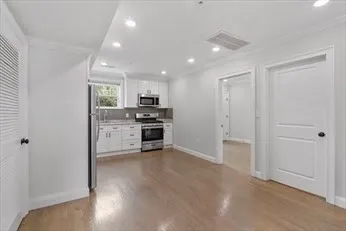 $3,780 | 33 Merriam Street, Unit 1, Somerville, MA 02143