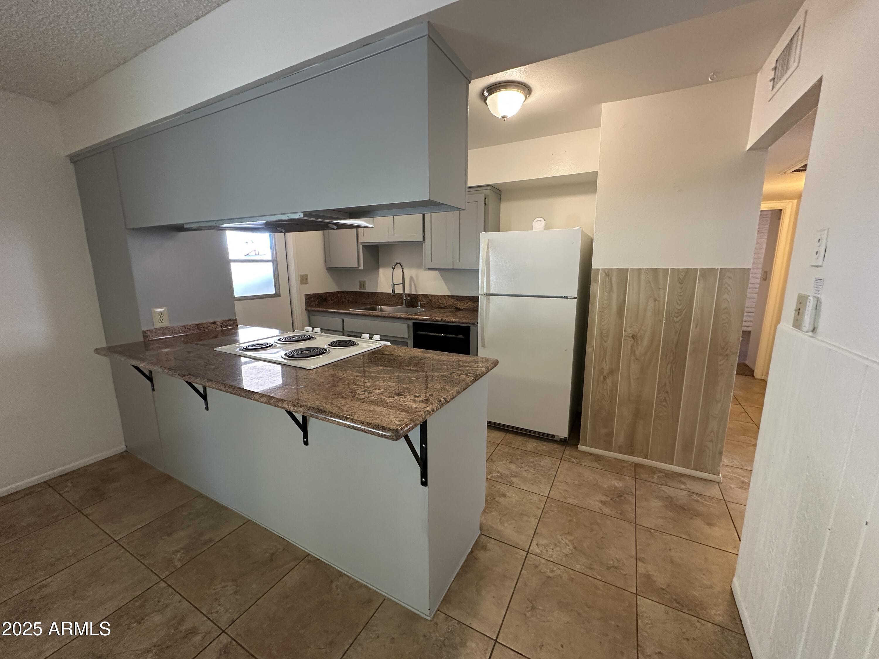 1968 East Carson Drive Tempe, AZ 85282 - Photo 2 of 25 IMG_9666