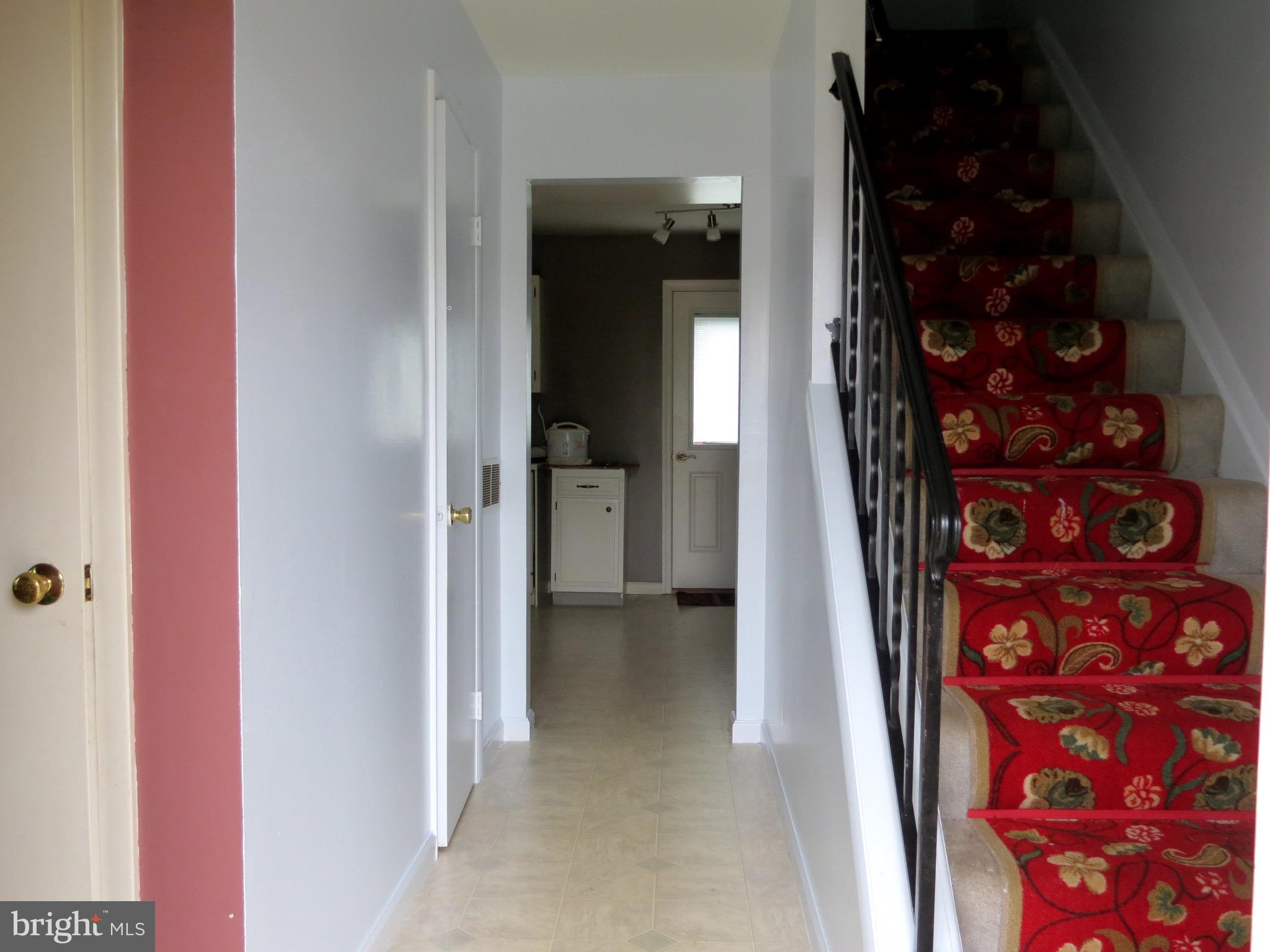 402 Springhouse Road Harrisburg, PA 17111 - Photo 4 of 16 Gallery Image 4