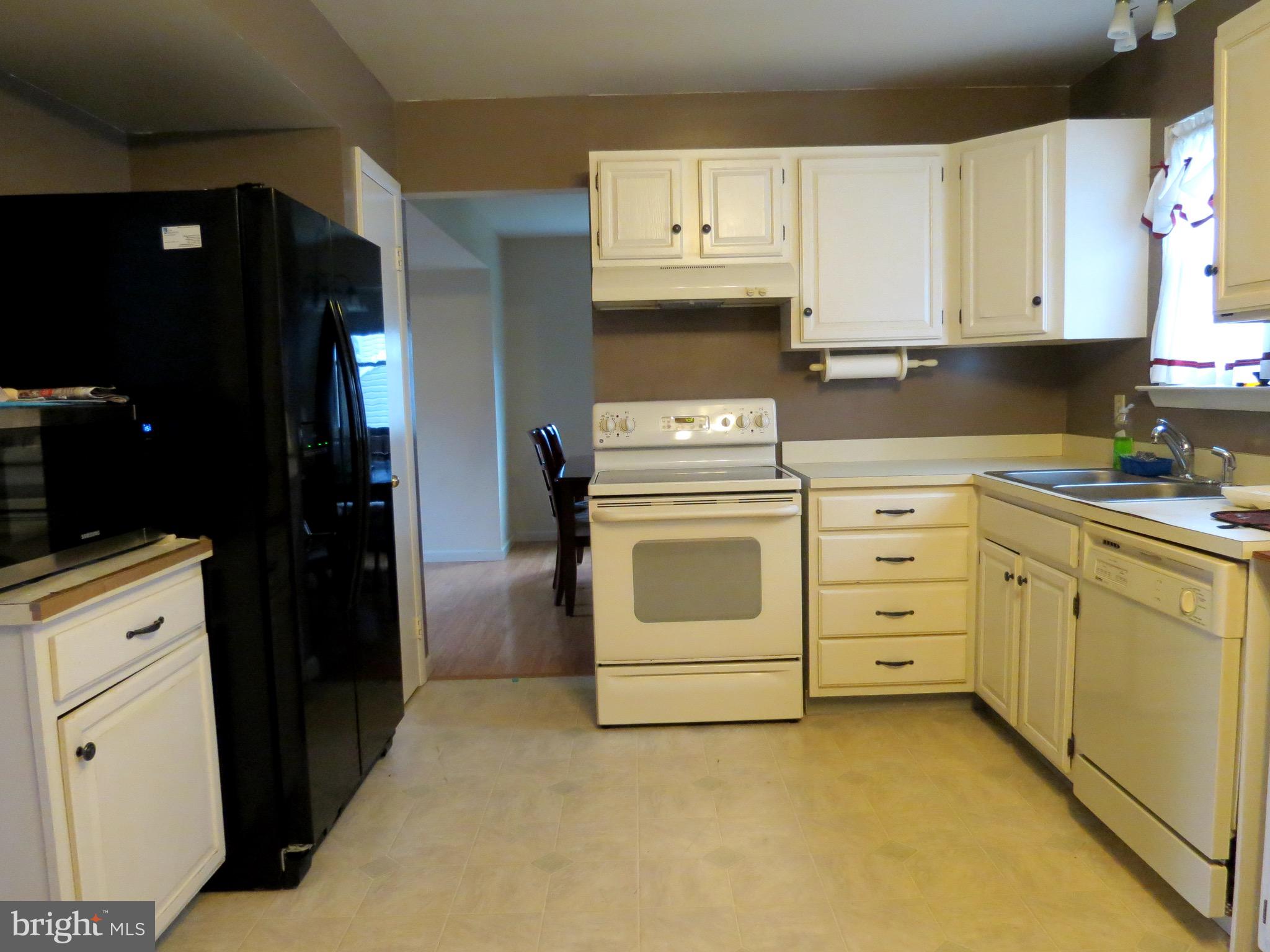 402 Springhouse Road Harrisburg, PA 17111 - Photo 7 of 16 Gallery Image 7