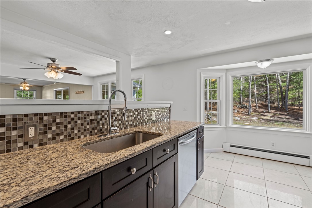 44 Orchard Drive Scituate, RI 02831 - Photo 5 of 36