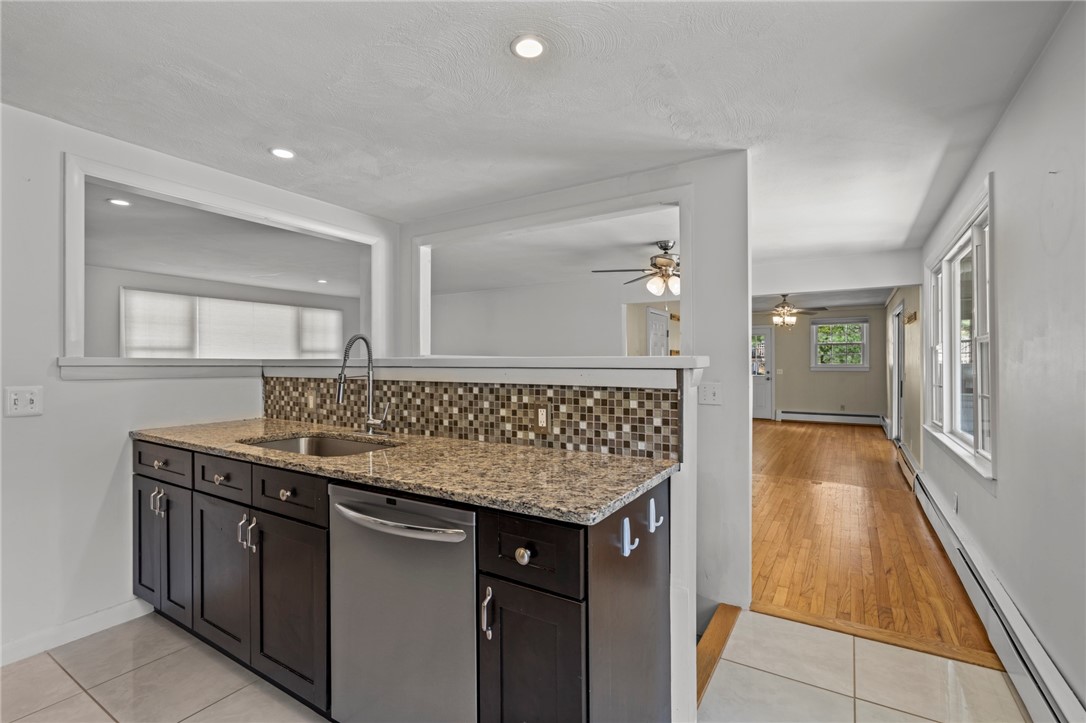 44 Orchard Drive Scituate, RI 02831 - Photo 7 of 36