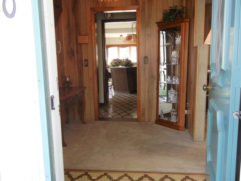110 Ingham Street Chicopee, MA 01013 - Photo 4 of 24 Gallery Image 4