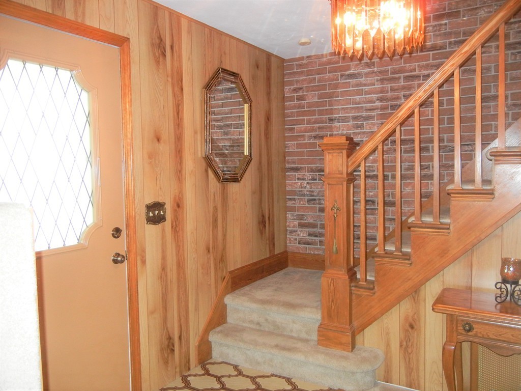 110 Ingham Street Chicopee, MA 01013 - Photo 5 of 24 Gallery Image 5