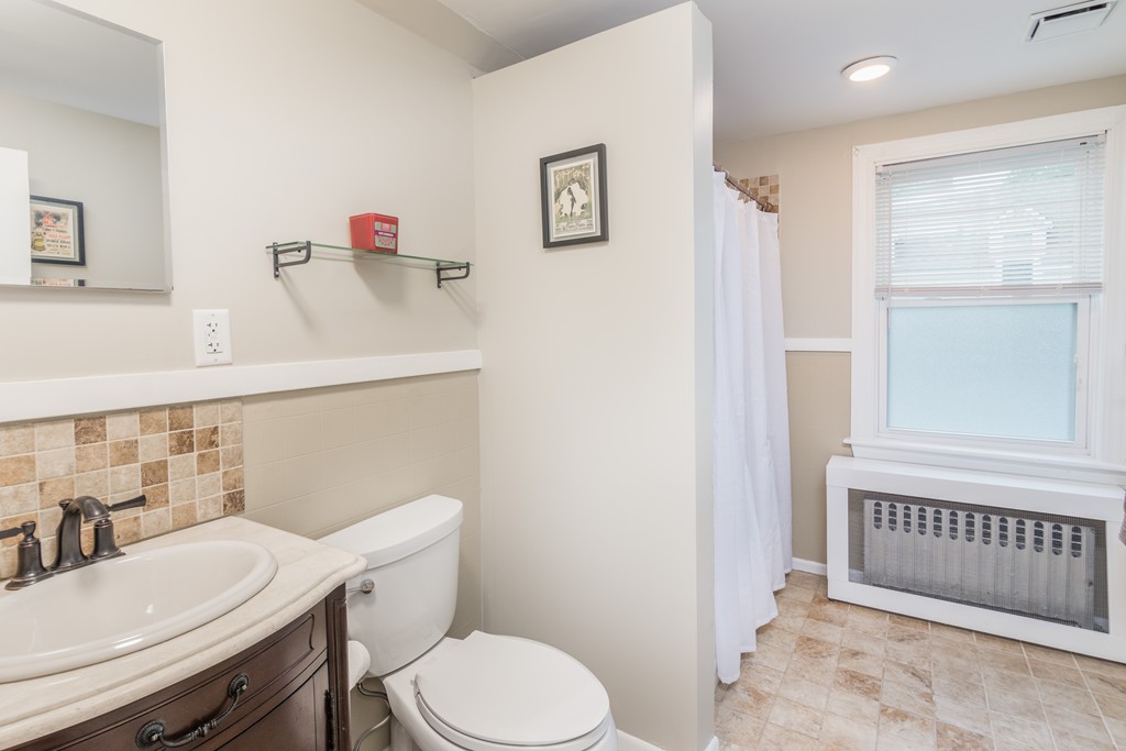 68 Holbrook Road Weymouth, MA 02191 - Photo 17 of 29 Gallery Image 17