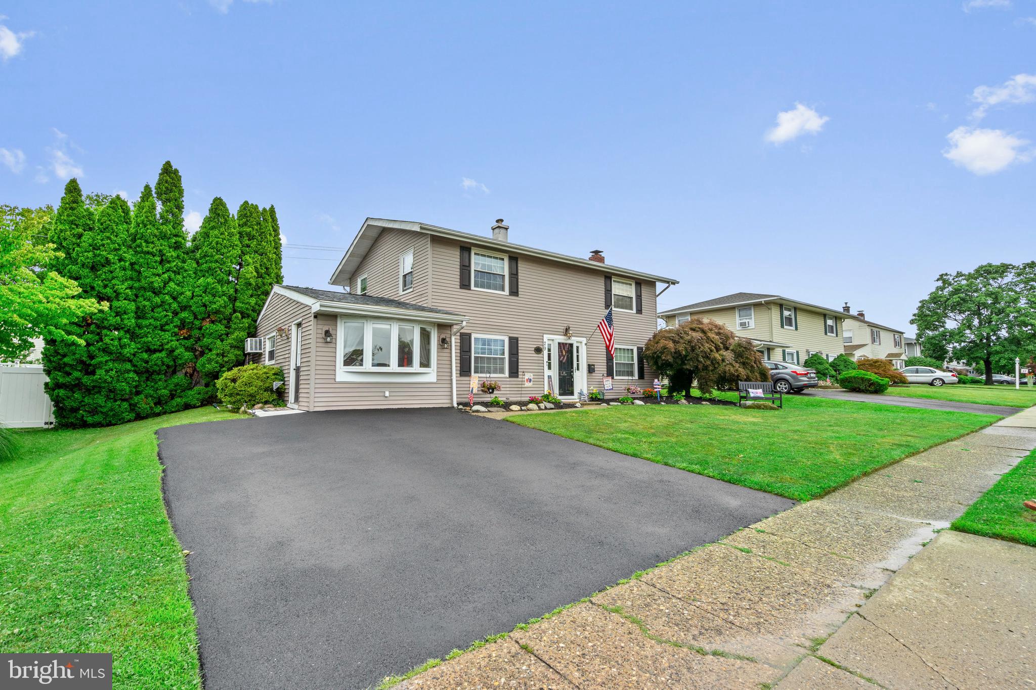 29 Tinder Road Levittown, PA 19056 - Photo 2 of 44