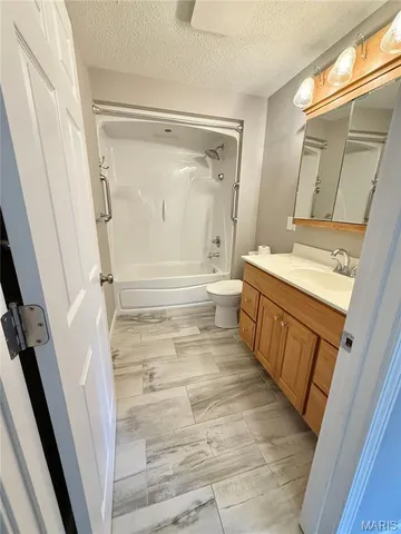 $2,300 | 107 Mark Trail Drive, Glen Carbon, IL 62034