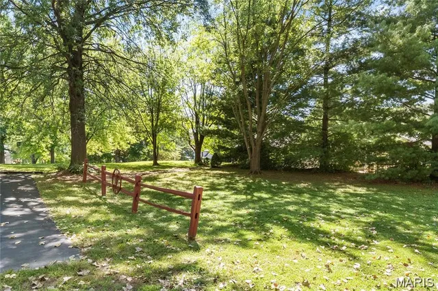 $2,300 | 107 Mark Trail Drive, Glen Carbon, IL 62034