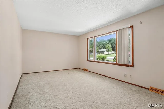 $2,300 | 107 Mark Trail Drive, Glen Carbon, IL 62034