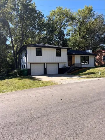 $179,992 | 303 East Bennett Street, Butler, MO 64730