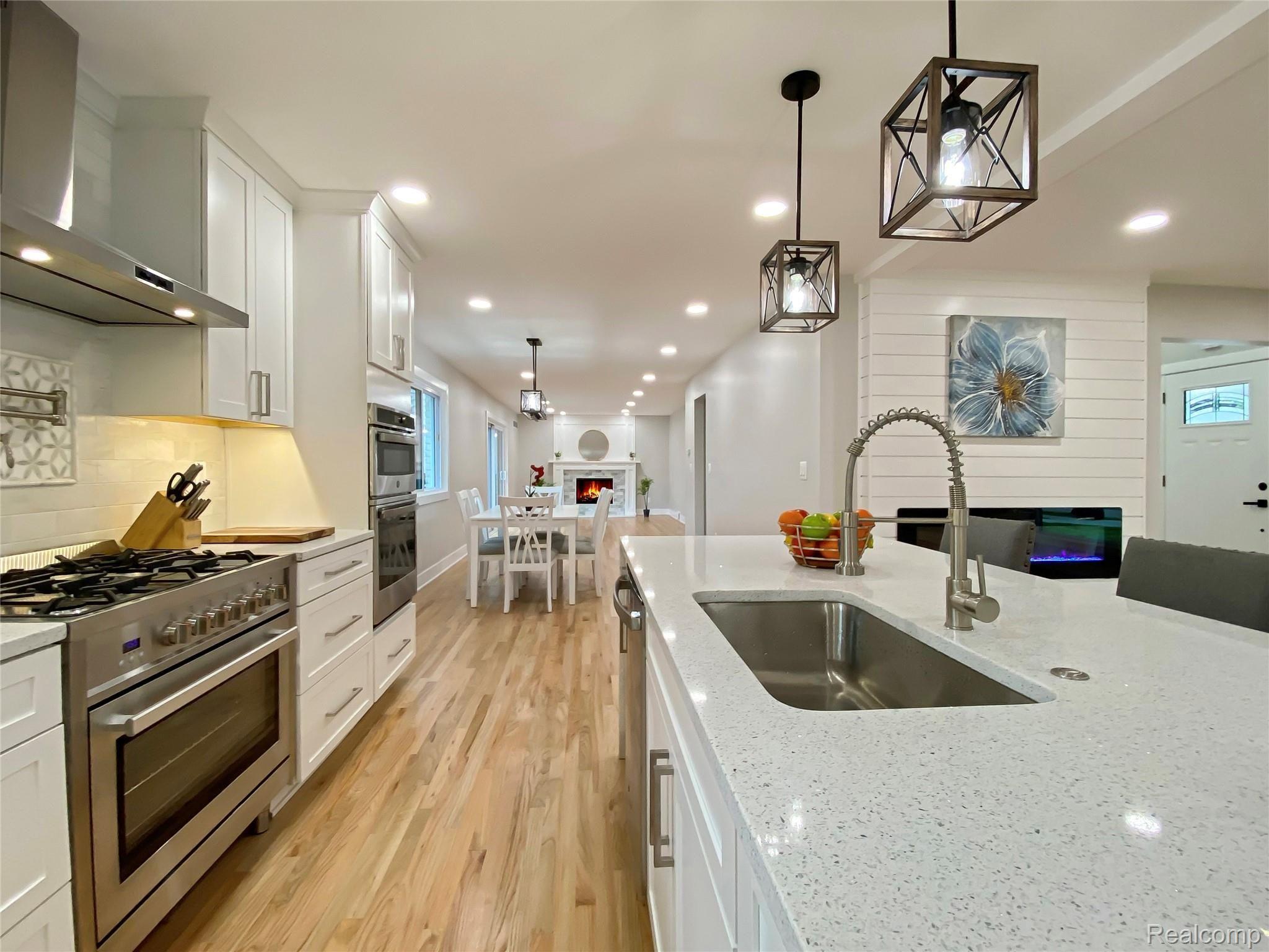 821 Canterbury Road Grosse Pointe, MI 48236 - Photo 21 of 83 IMG_7989.jpg