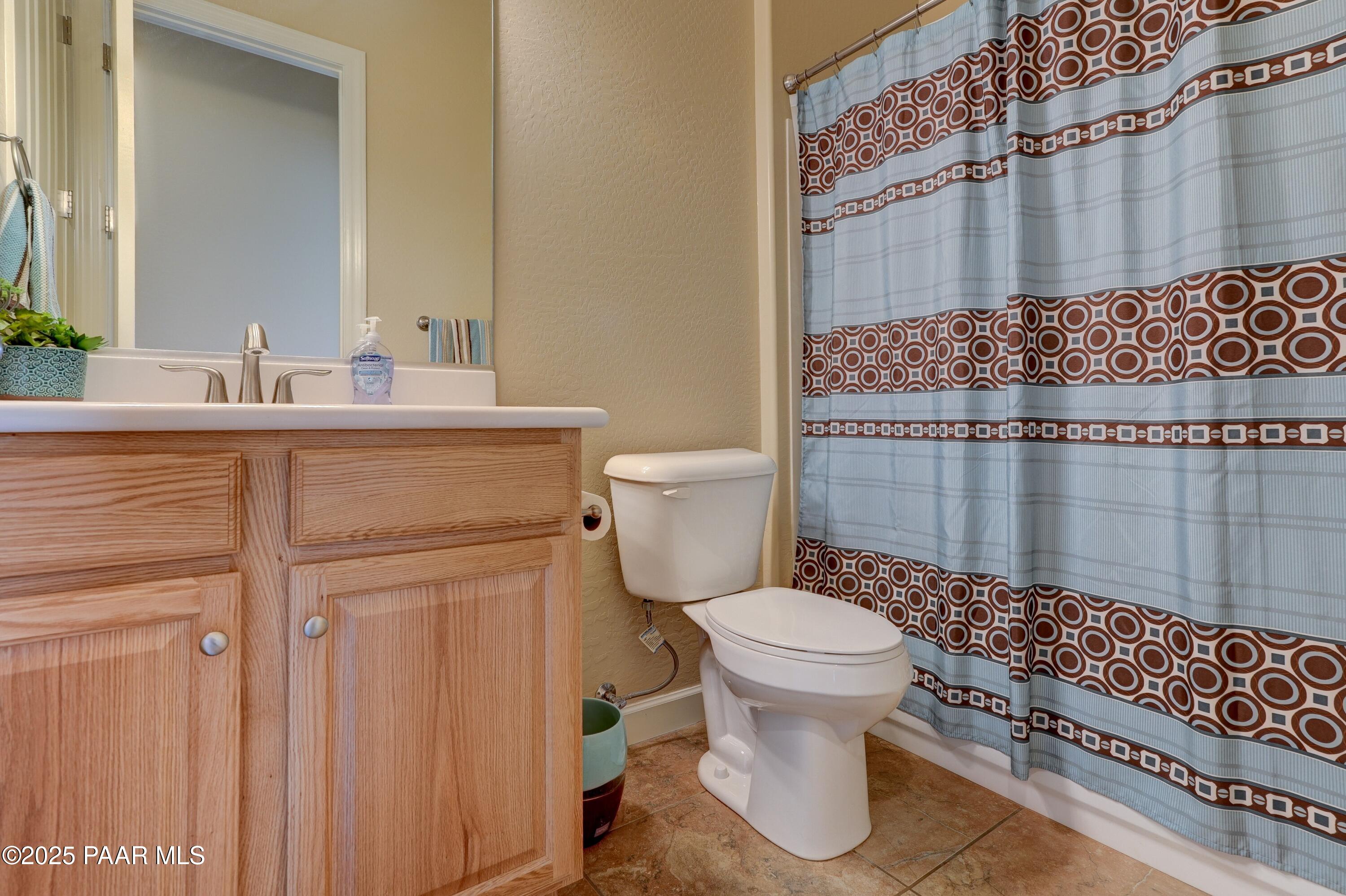 7095 East Prairie Ridge Road Prescott Valley, AZ 86315 - Photo 17 of 28 017_Guest Bathroom