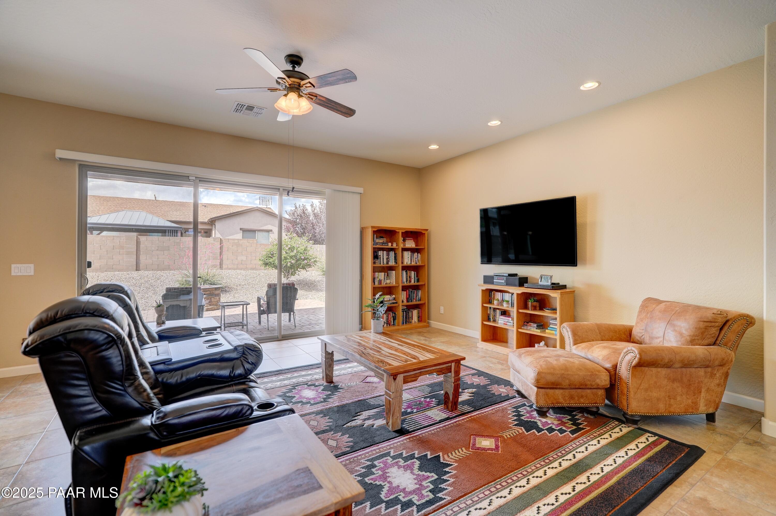 7095 East Prairie Ridge Road Prescott Valley, AZ 86315 - Photo 3 of 28 003_Living Room