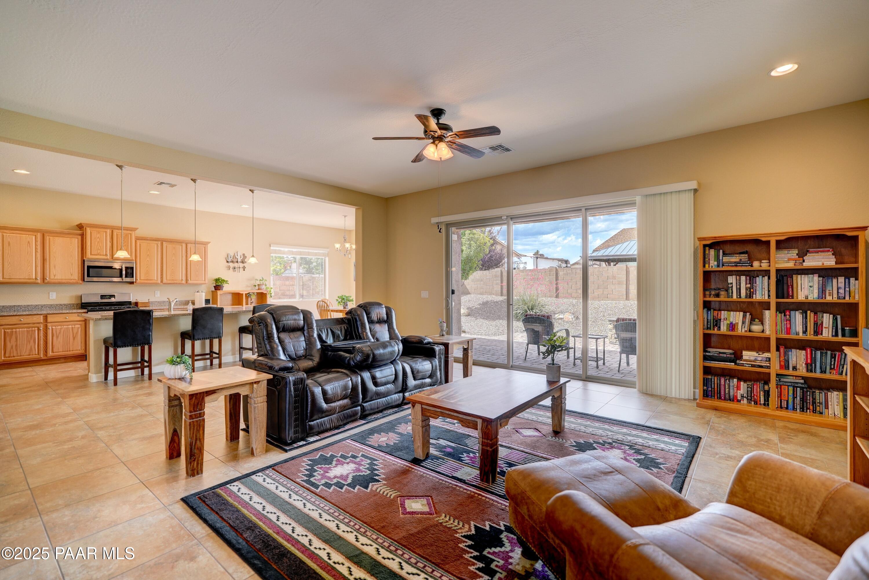 7095 East Prairie Ridge Road Prescott Valley, AZ 86315 - Photo 4 of 28 004_Living Room