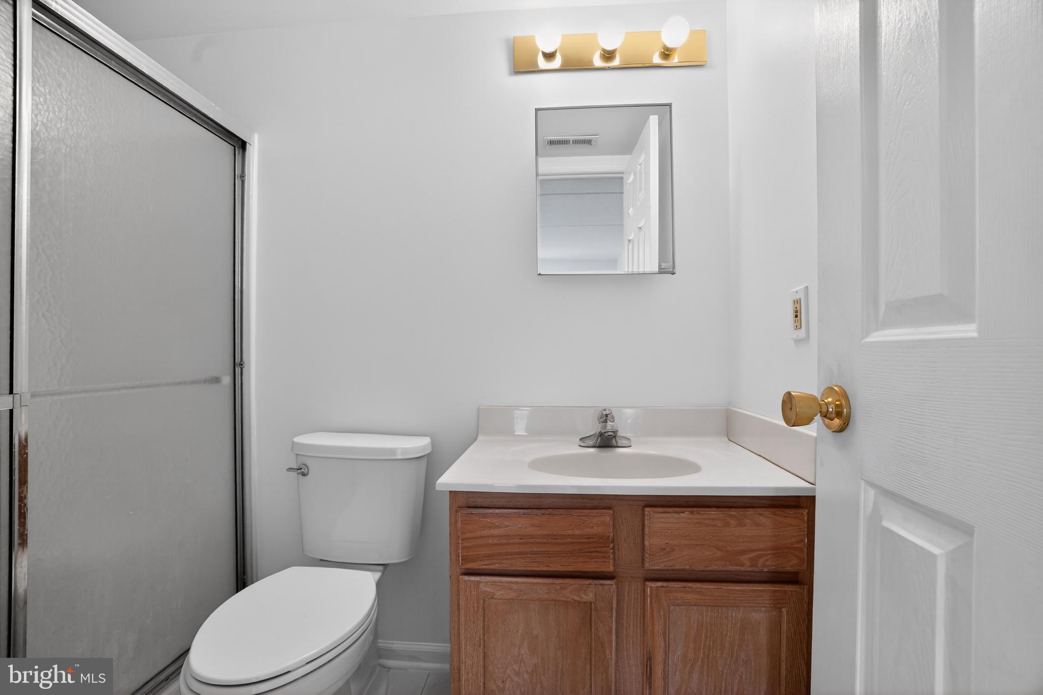 627 Brandon Road Norristown, PA 19403 - Photo 18 of 32 Primary Bath with Walk-in Shower