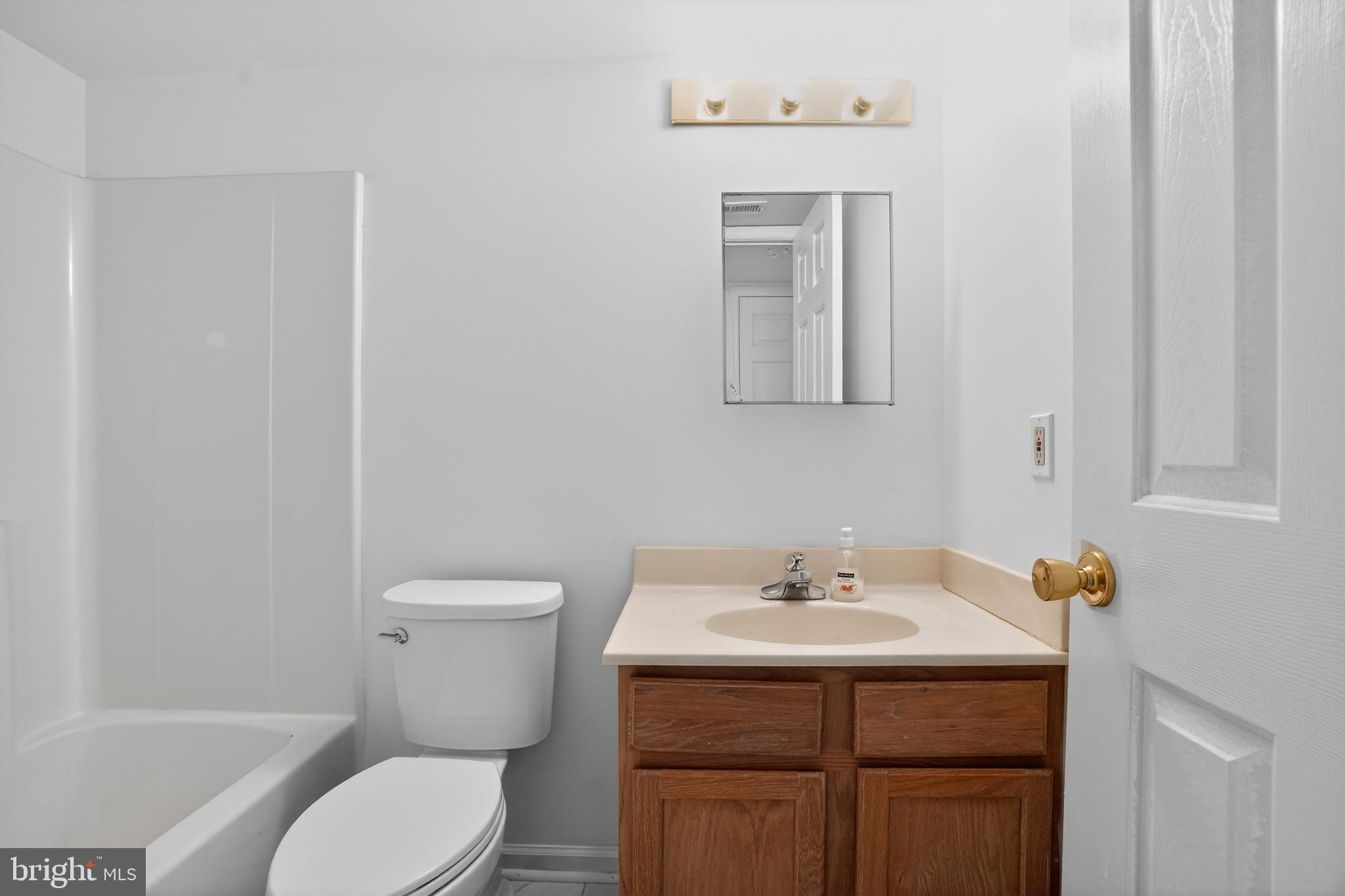 627 Brandon Road Norristown, PA 19403 - Photo 22 of 32 Hall Bath with Tub/ New Flooring/New Toilet