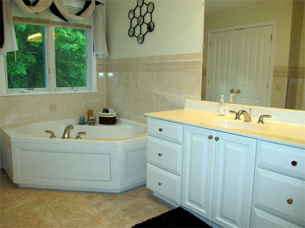 218 Rangeway Road, Unit U:242 Billerica, MA 01862 - Photo 11 of 22
