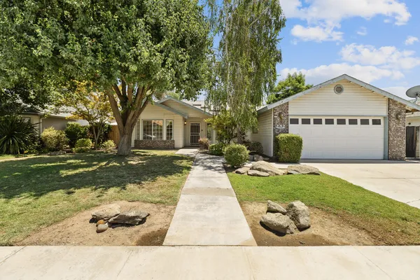 $355,000 | 232 Silver Maple Place, Porterville, CA 93257