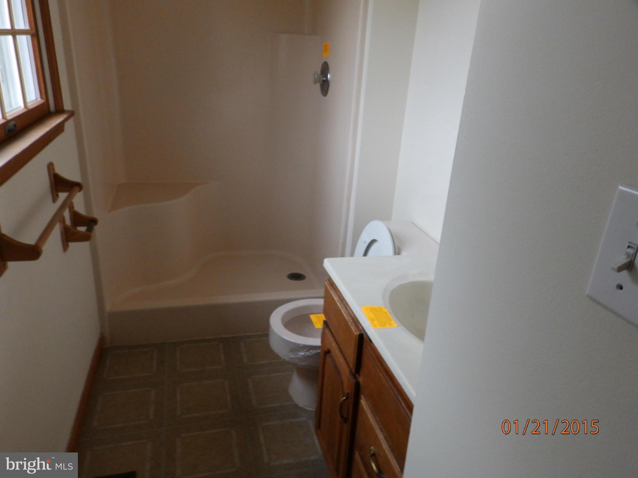 1534 Manchester Road Westminster, MD 21157 - Photo 11 of 18 Bath (Master)