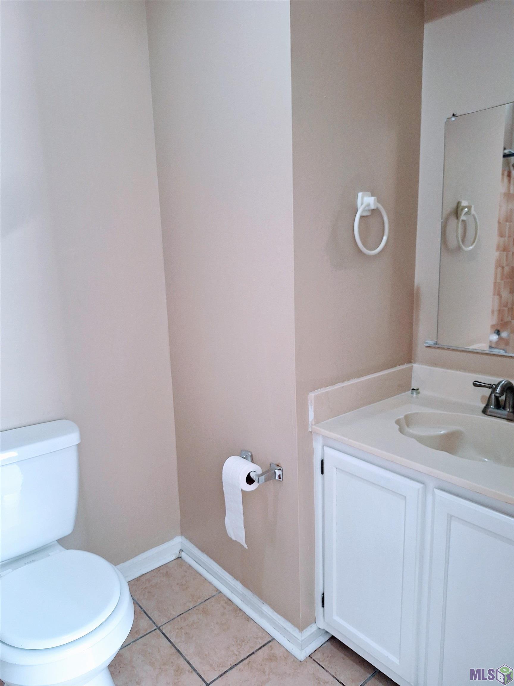 155 Marilyn Drive, Unit 44A Baton Rouge, LA 70815 - Photo 10 of 12 Bath room 1