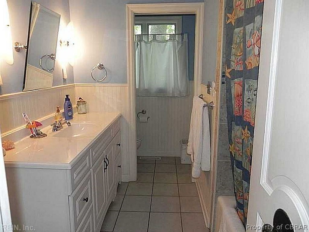 1786 Tyndall Point Road Gloucester Point, VA 23062 - Photo 2 of 33 Gallery Image 2