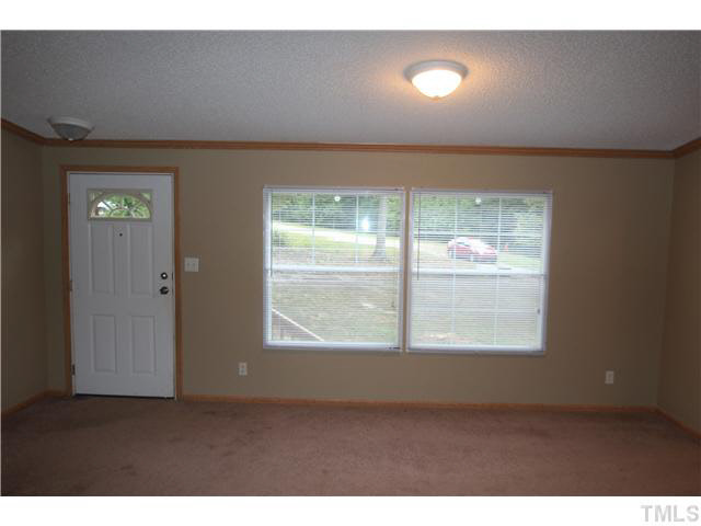 214 Jb Lane Roxboro, NC 27574 - Photo 3 of 16 Living room