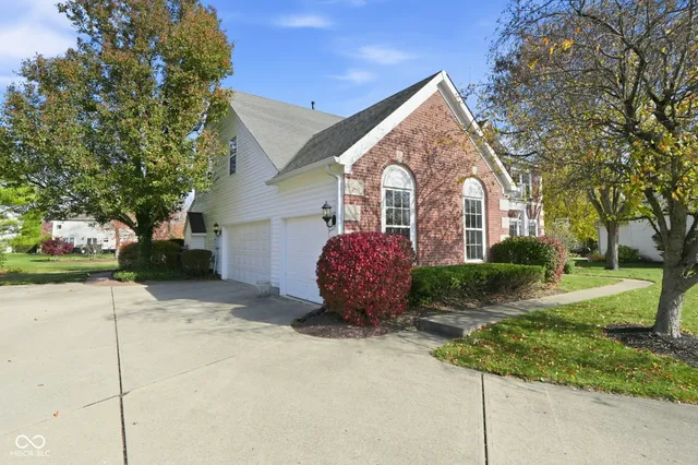 $515,000 | 1561 Claireridge Court, Avon, IN 46123